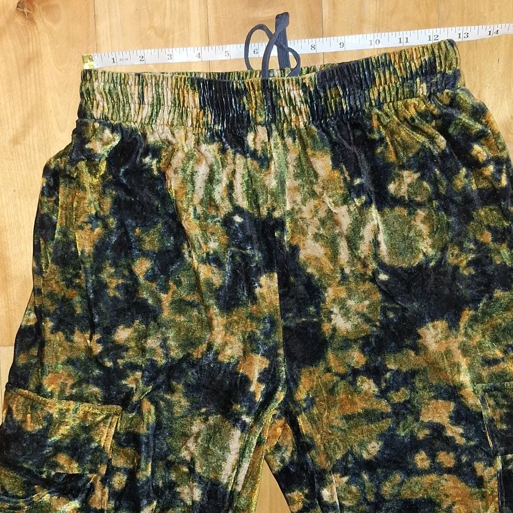 Urban Outfitters Penelope Velvet Joggers Black Green Orange Gold XS Cozy Chic - Picture 9 of 12